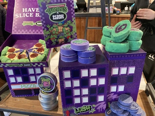 Lush x TMNT（ティーンエイジ・ミュータント・ニンジャ・タートルズ）のコラボ商品がニュージーランドでも買えたぞ🤩 Cover Image